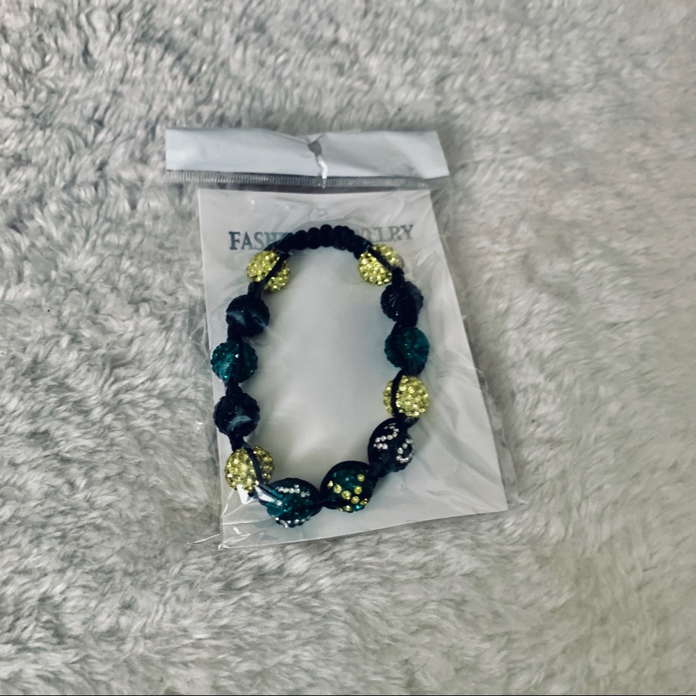 Fashionable crotchet and beads bracelets - Picture 2 of 2